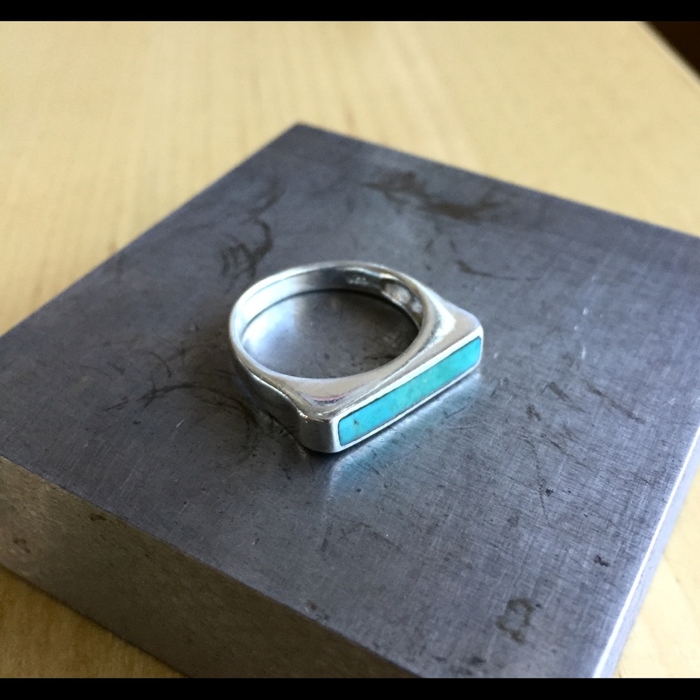 Vintage Turquoise and Sterling  ring size 7 EUC